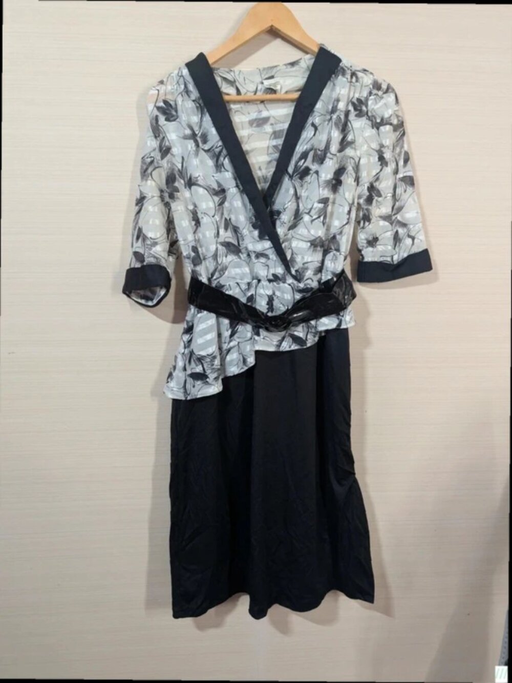 Vintage Black White Floral Peplum Dress Occasion Tea Dress s